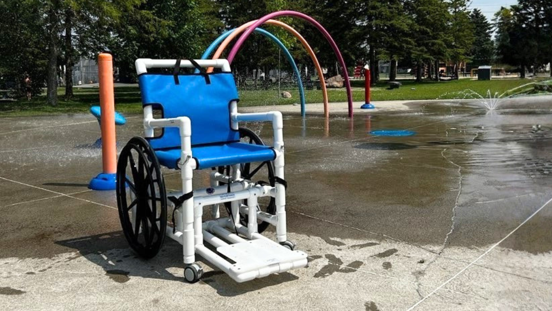 Chaise accessible pour parc d’eau