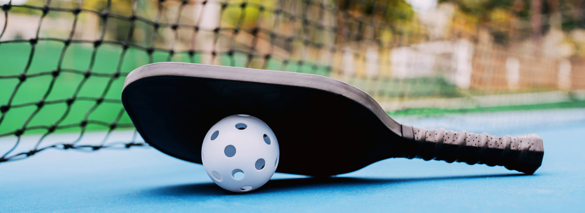 Raquette de pickleball, balle et filet