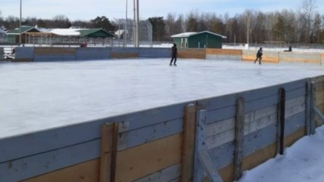 Patinoire extérieure de Russell