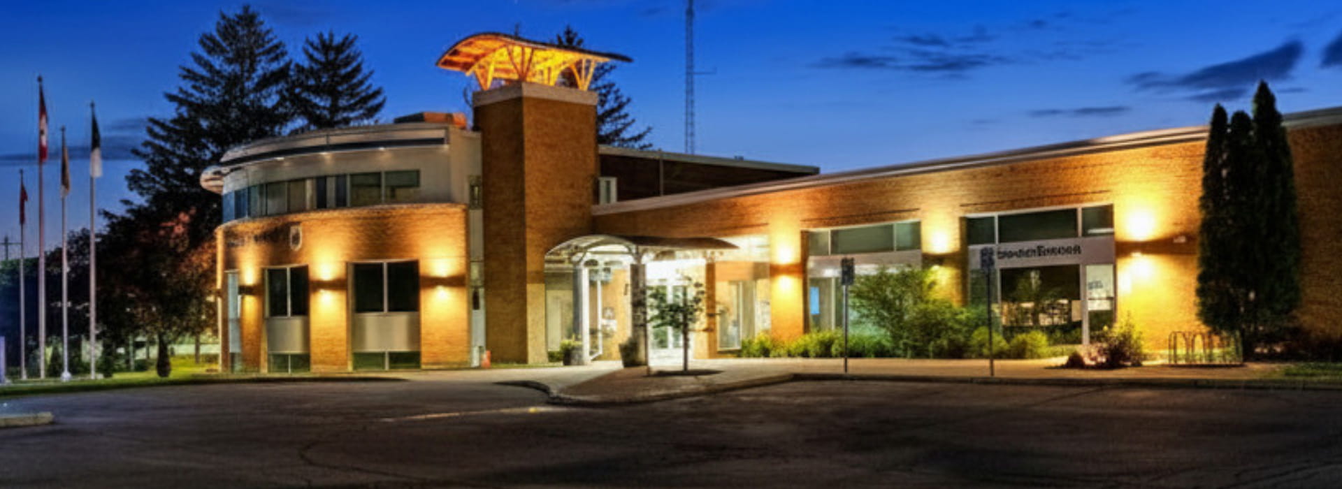 Hotel de ville en soirée